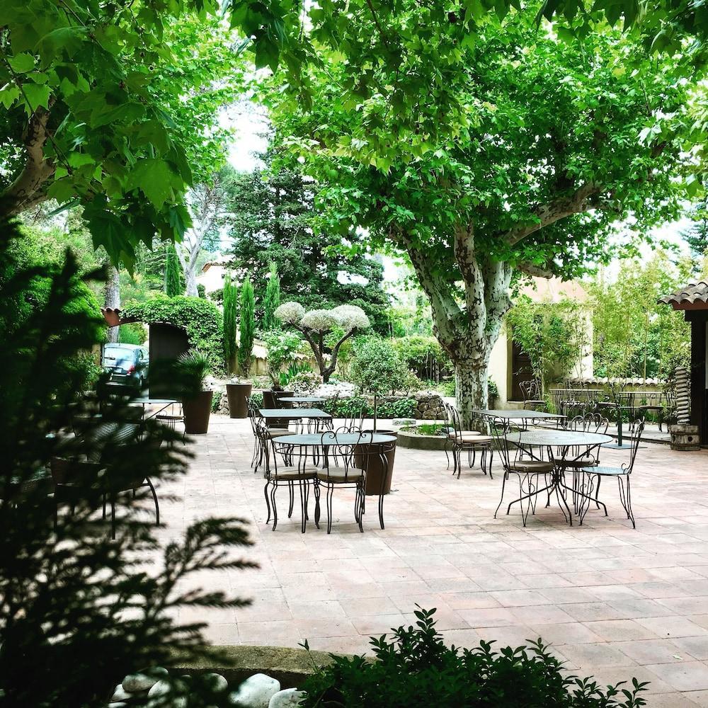 Hotel Victor Cabriès Екстериор снимка